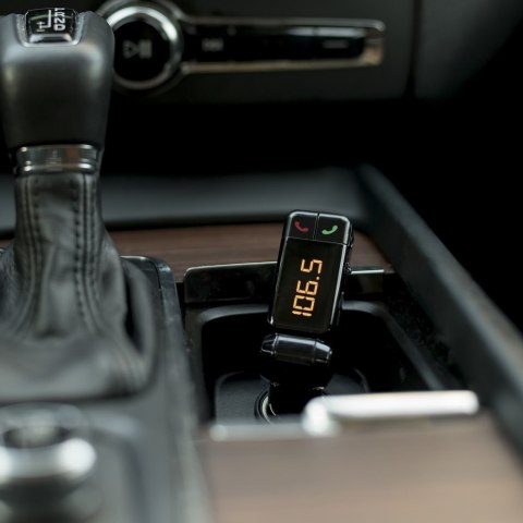 Forever transmiter FM Bluetooth TR-320 czarny Forever transmiter FM Bluetooth TR-320 czarny