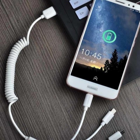 Dudao zestaw samochodowa ładowarka 2x USB 2.4A + kabel przewód USB 3w1 Lightning / Typ C / micro USB biały (R7 white) Dudao zestaw samochodowa ładowarka 2x USB 2.4A + kabel przewód USB 3w1 Lightning / Typ C / micro USB biały (R7 white)