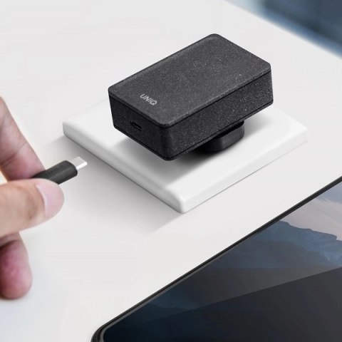 Ładowarka sieciowa UNIQ Versa Slim LITHOS Collective USB-C PD 18W + kabel USB-C / USB-C - czarna Ładowarka sieciowa UNIQ Versa Slim LITHOS Collective USB-C PD 18W + kabel USB-C / USB-C - czarna