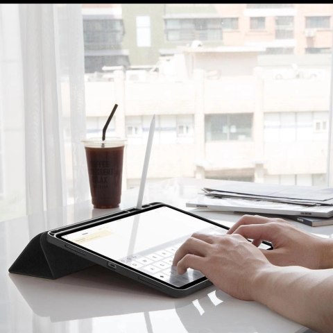 Etui Spigen Urban Fit na iPad Pro 11'' 2020 / 2021 / 2022 - czarne Etui Spigen Urban Fit na iPad Pro 11'' 2020 / 2021 / 2022 - czarne