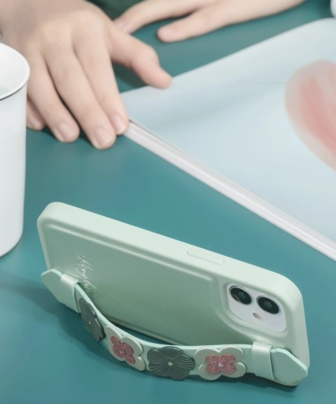 Kingxbar Sweet Series żelowe etui ozdobione oryginalnymi Kryształami Swarovskiego z podstawką iPhone 12 mini czarny Kingxbar Sweet Series żelowe etui ozdobione oryginalnymi Kryształami Swarovskiego z podstawką iPhone 12 mini czarny