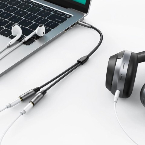 Ugreen przewód kabel przedłużacz AUX 3,5mm mini jack 0,2m czarny (AV191 50253) Ugreen przewód kabel przedłużacz AUX 3,5mm mini jack 0,2m czarny (AV191 50253)