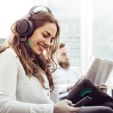 Ugreen odbiornik dźwięku Bluetooth 5.0 audio AUX mini jack do samochodu czarny (70303) Ugreen odbiornik dźwięku Bluetooth 5.0 audio AUX mini jack do samochodu czarny (70303)