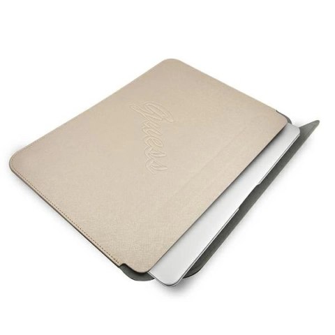 Pokrowiec Guess Saffiano Script na laptopa 13'' - złoty