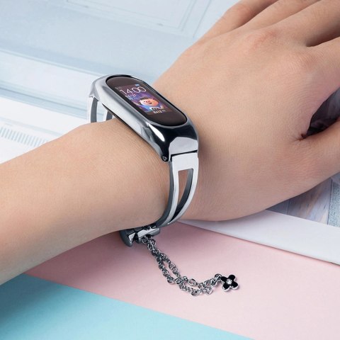 Zamienna metalowa opaska bransoleta łańcuszek pasek do Xiaomi Mi Band 6 / 5 / 4 / 3 srebrny Zamienna metalowa opaska bransoleta łańcuszek pasek do Xiaomi Mi Band 6 / 5 / 4 / 3 srebrny