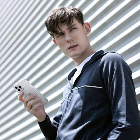 Etui Uniq Clarion na iPhone 13 - przezroczyste Etui Uniq Clarion na iPhone 13 - przezroczyste