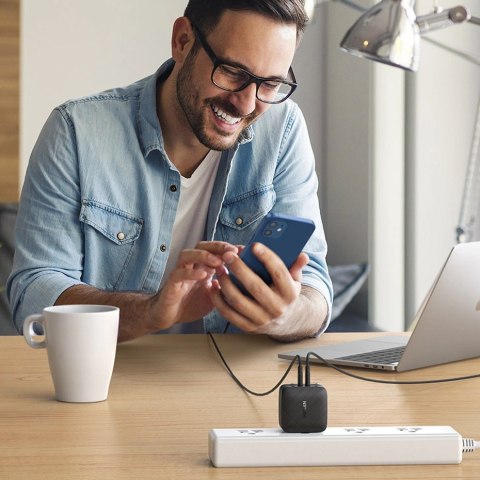 Ugreen ładowarka sieciowa 2x USB Typ C 66W Power Delivery 3.0 Quick Charge 4.0+ czarny (CD216) Ugreen ładowarka sieciowa 2x USB Typ C 66W Power Delivery 3.0 Quick Charge 4.0+ czarny (CD216)