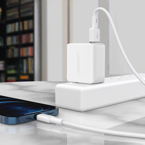 Acefast kabel MFI USB - Lightning 1,2m, 2,4A czarny (C2-02 black) Acefast kabel MFI USB - Lightning 1,2m, 2,4A czarny (C2-02 black)