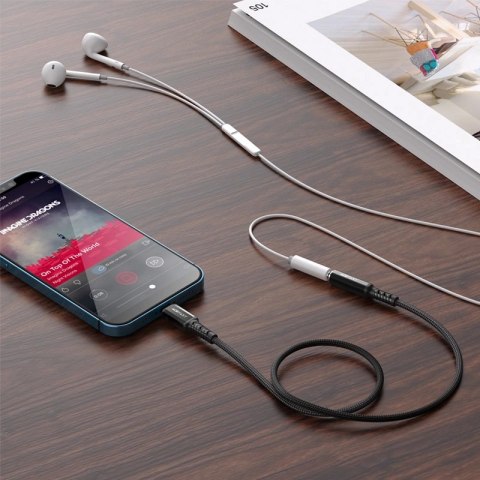 Acefast kabel audio MFI Lightning - 3,5mm mini jack (żeński) 18cm, AUX czarny (C1-05 black) Acefast kabel audio MFI Lightning - 3,5mm mini jack (żeński) 18cm, AUX czarny (C1-05 black)