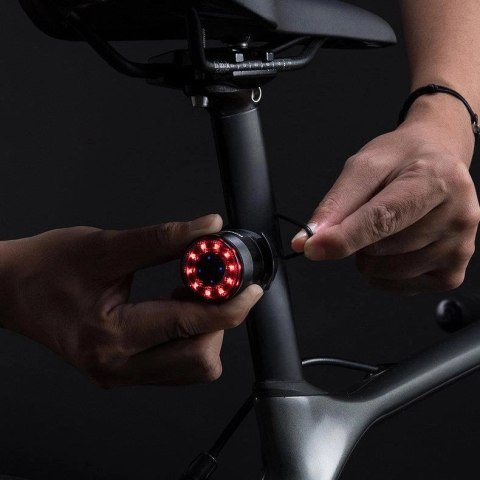 Wozinsky lampka rowerowa tylna LED z USB-C czerwone światło 5 trybów czarna (WRBLB2) Wozinsky lampka rowerowa tylna LED z USB-C czerwone światło 5 trybów czarna (WRBLB2)