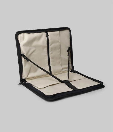 Pokrowiec Ringke Smart Zip Pouch na laptopa do 13'' z podstawką - granatowy Pokrowiec Ringke Smart Zip Pouch na laptopa do 13'' z podstawką - granatowy