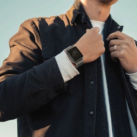 Pasek Uniq Dante Stainless Steel na Apple Watch 1/2/3/4/5/6/7/8/SE/SE2 38/40/41mm - różowo-złoty Pasek Uniq Dante Stainless Steel na Apple Watch 1/2/3/4/5/6/7/8/SE/SE2 38/40/41mm - różowo-złoty