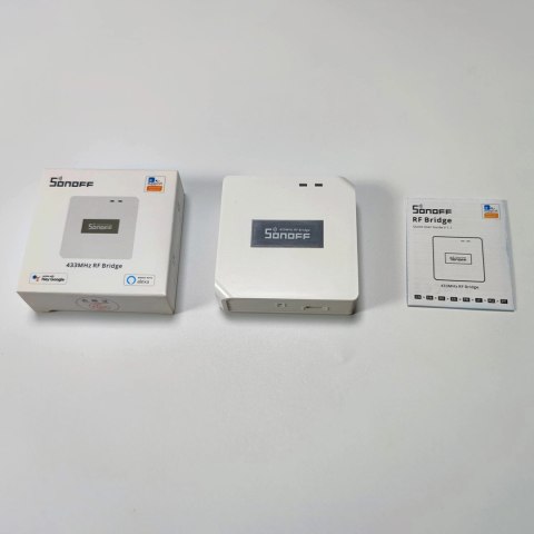 Sonoff centralka sterująca Wi-Fi do urządzeń RF433MHz biała (RF Bridge R2) Sonoff centralka sterująca Wi-Fi do urządzeń RF433MHz biała (RF Bridge R2)