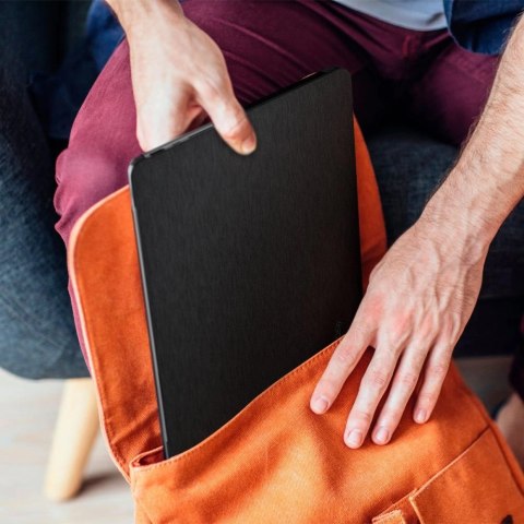 Etui Spigen Urban Fit na Macbook Pro 16'' 2021-2023 - czarne Etui Spigen Urban Fit na Macbook Pro 16'' 2021-2023 - czarne