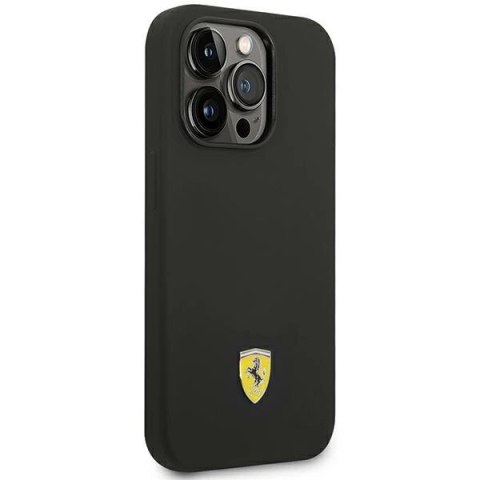 Etui Ferrari Silicone Metal Logo na iPhone 14 Pro - czarne Etui Ferrari Silicone Metal Logo na iPhone 14 Pro - czarne
