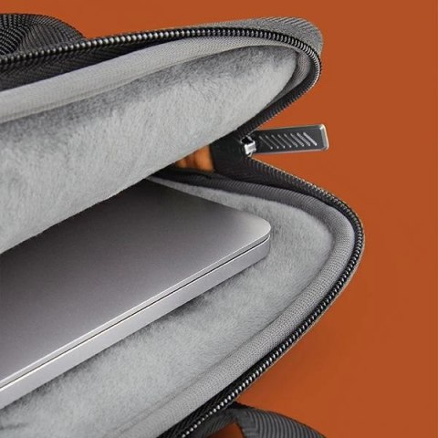 Torba UNIQ Stockholm na laptopa 16" - czarna