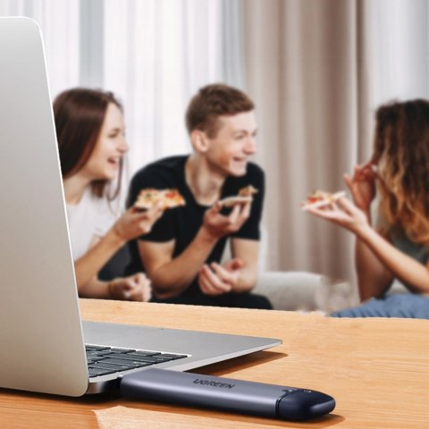 Ugreen kieszeń obudowa dysku M.2 M-Key (USB-C / USB-A 10Gb/s) szary (CM353) Ugreen kieszeń obudowa dysku M.2 M-Key (USB-C / USB-A 10Gb/s) szary (CM353)