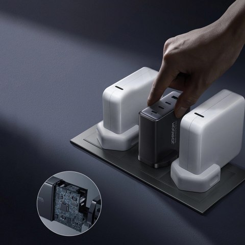 Szybka ładowarka sieciowa GaN 140W 3 x USB-C / USB-A Joyroom JR-TCG05EU - czarna + kabel USB-C - USB-C 240W 1.2m Szybka ładowarka sieciowa GaN 140W 3 x USB-C / USB-A Joyroom JR-TCG05EU - czarna + kabel USB-C - USB-C 240W 1.2m