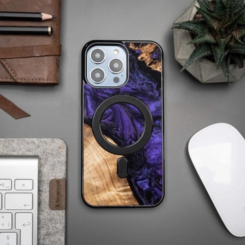 Etui Bewood Unique MagSafe Violet z drewna i żywicy na iPhone 14 Pro Max - fioletowo-czarne Etui Bewood Unique MagSafe Violet z drewna i żywicy na iPhone 14 Pro Max - fioletowo-czarne