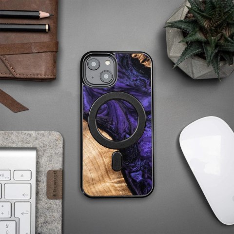 Etui Bewood Unique MagSafe Violet z drewna i żywicy na iPhone 14 - fioletowo-czarne Etui Bewood Unique MagSafe Violet z drewna i żywicy na iPhone 14 - fioletowo-czarne