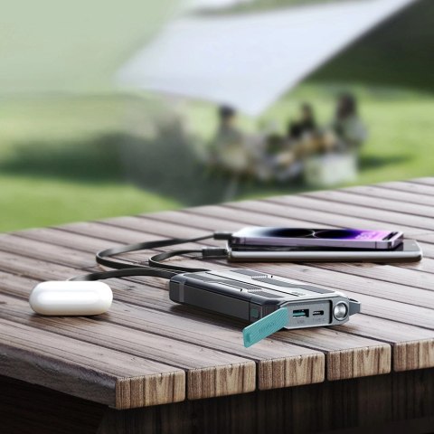 Powerbank 10000mAh Joyroom JR-L016 z wbudowanymi kablami USB-C/micro USB/Lightning - czarny Powerbank 10000mAh Joyroom JR-L016 z wbudowanymi kablami USB-C/micro USB/Lightning - czarny