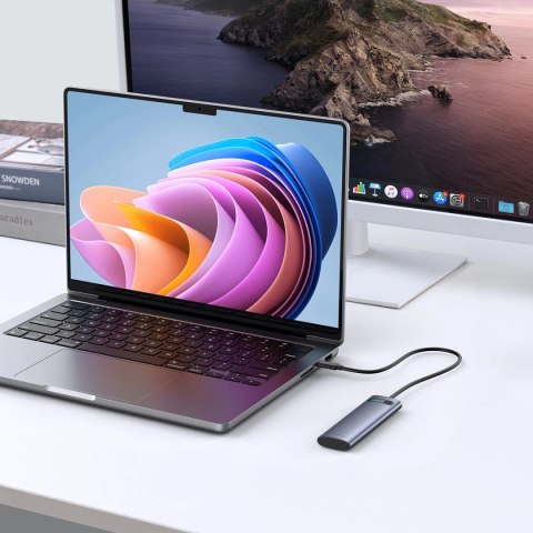 Kieszeń na dysk SSD Baseus FlyJoy Series M.2 NVMe 10 Gb/s - szara Kieszeń na dysk SSD Baseus FlyJoy Series M.2 NVMe 10 Gb/s - szara