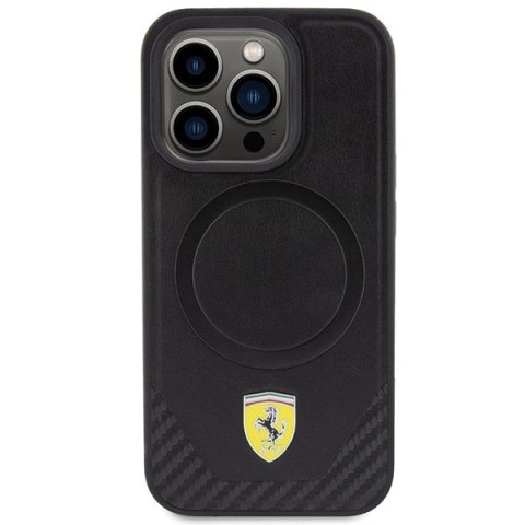 Etui Ferrari Carbon Metal Logo MagSafe na iPhone 15 Pro - czarne Etui Ferrari Carbon Metal Logo MagSafe na iPhone 15 Pro - czarne