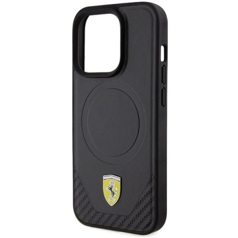Etui Ferrari Carbon Metal Logo MagSafe na iPhone 15 Pro - czarne Etui Ferrari Carbon Metal Logo MagSafe na iPhone 15 Pro - czarne