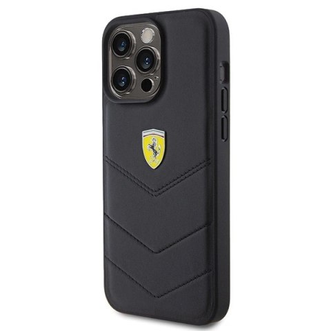 Etui Ferrari Quilted Metal Logo na iPhone 15 Pro Max - czarne Etui Ferrari Quilted Metal Logo na iPhone 15 Pro Max - czarne