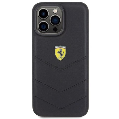 Etui Ferrari Quilted Metal Logo na iPhone 15 Pro Max - czarne Etui Ferrari Quilted Metal Logo na iPhone 15 Pro Max - czarne