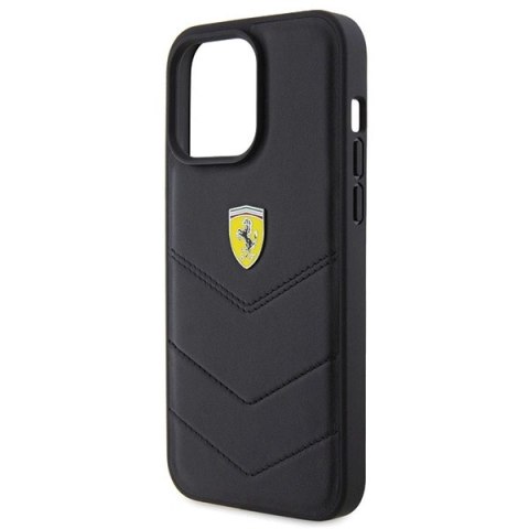 Etui Ferrari Quilted Metal Logo na iPhone 15 Pro Max - czarne Etui Ferrari Quilted Metal Logo na iPhone 15 Pro Max - czarne