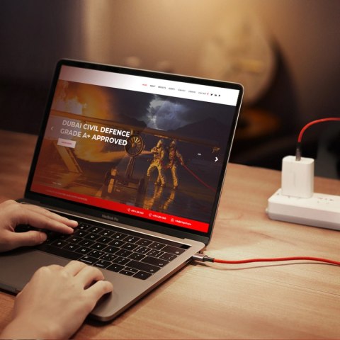Kabel Ugreen US294 USB-C - USB-C 3A 480Mb/s 1m - czerwony Kabel Ugreen US294 USB-C - USB-C 3A 480Mb/s 1m - czerwony
