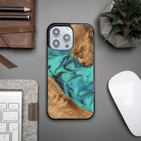 Etui Bewood Unique Turquoise z drewna i żywicy na iPhone 15 Pro Max - turkusowo-czarne Etui Bewood Unique Turquoise z drewna i żywicy na iPhone 15 Pro Max - turkusowo-czarne