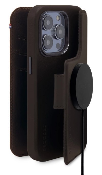 Etui Decoded Detachable Wallet Case skórzane z MagSafe z klapką do iPhone 14 Pro Max - brązowe Etui Decoded Detachable Wallet Case skórzane z MagSafe z klapką do iPhone 14 Pro Max - brązowe