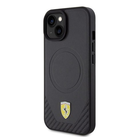 Etui Ferrari Carbon Metal Logo MagSafe do iPhone 15 - czarne Etui Ferrari Carbon Metal Logo MagSafe do iPhone 15 - czarne