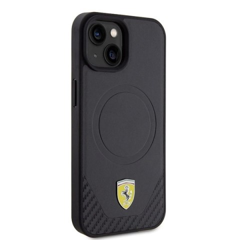 Etui Ferrari Carbon Metal Logo MagSafe do iPhone 15 - czarne Etui Ferrari Carbon Metal Logo MagSafe do iPhone 15 - czarne