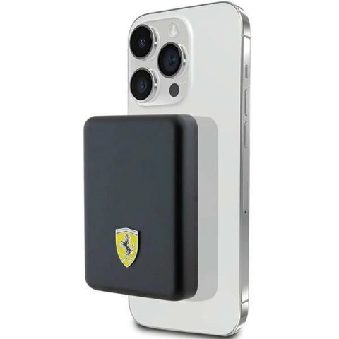 Powerbank Ferrari Metal Logo MagSafe 15W 5000mAh - czarny Powerbank Ferrari Metal Logo MagSafe 15W 5000mAh - czarny