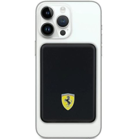 Powerbank Ferrari Metal Logo MagSafe 15W 5000mAh - czarny Powerbank Ferrari Metal Logo MagSafe 15W 5000mAh - czarny