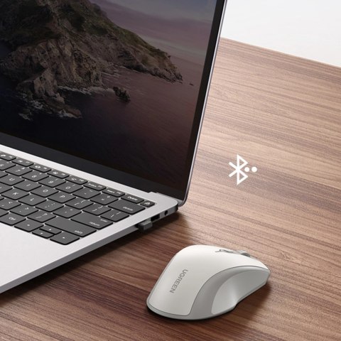 Bezprzewodowa mysz Ugreen MU101 ergonomiczna Bluetooth / 2.4 GHz - biała Bezprzewodowa mysz Ugreen MU101 ergonomiczna Bluetooth / 2.4 GHz - biała