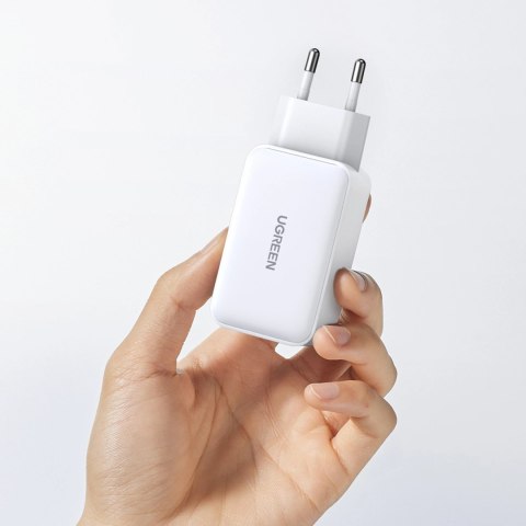 Szybka ładowarka sieciowa GaN Ugreen CD244 65W USB-A / 2x USB-C - biała