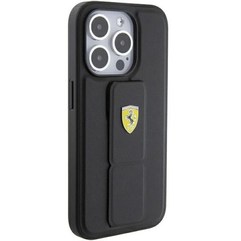 Etui Ferrari Grip Stand Metal Logo na iPhone 15 Pro Max - czarne Etui Ferrari Grip Stand Metal Logo na iPhone 15 Pro Max - czarne
