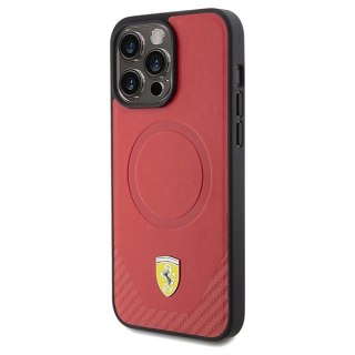 Etui Ferrari Carbon Metal Logo MagSafe na iPhone 15 Pro - czerwone