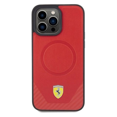 Etui Ferrari Carbon Metal Logo MagSafe na iPhone 15 Pro - czerwone Etui Ferrari Carbon Metal Logo MagSafe na iPhone 15 Pro - czerwone