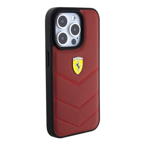 Etui Ferrari Leather Stitched Lines na iPhone 15 Pro - czerwone Etui Ferrari Leather Stitched Lines na iPhone 15 Pro - czerwone