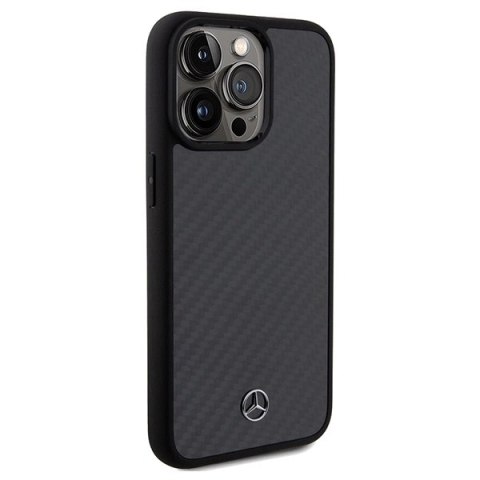 Etui Mercedes Carbon Fiber Dynamic na iPhone 15 Pro Max - czarne Etui Mercedes Carbon Fiber Dynamic na iPhone 15 Pro Max - czarne