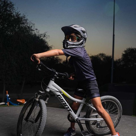 Kask rowerowy Rockbros TT-32SBTG-S dziecięcy z odpinaną szczęką rozmiar S - szary Kask rowerowy Rockbros TT-32SBTG-S dziecięcy z odpinaną szczęką rozmiar S - szary