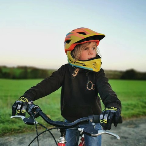 Kask rowerowy Rockbros TT-32SOYB-M dziecięcy z odpinaną szczęką rozmiar M - żółto-pomarańczowy Kask rowerowy Rockbros TT-32SOYB-M dziecięcy z odpinaną szczęką rozmiar M - żółto-pomarańczowy