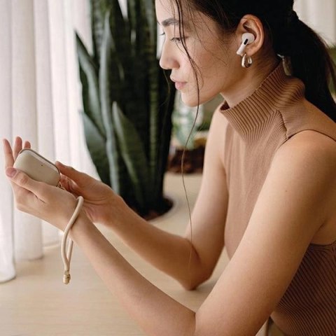 Etui UNIQ Coehl Haven na AirPods Pro 2 (2022/2023) - ciemnoniebieskie Etui UNIQ Coehl Haven na AirPods Pro 2 (2022/2023) - ciemnoniebieskie