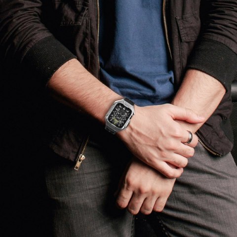 Kingxbar CYF136 2w1 pancerne etui Apple Watch SE, 6, 5, 4 (44 mm) ze stali nierdzewnej z paskiem srebrne Kingxbar CYF136 2w1 pancerne etui Apple Watch SE, 6, 5, 4 (44 mm) ze stali nierdzewnej z paskiem srebrne