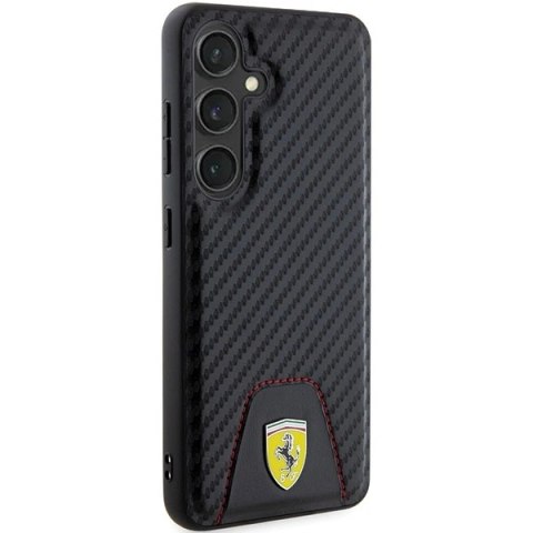 Etui Ferrari Carbon Stitched Bottom na Samsung Galaxy S24 - czarne Etui Ferrari Carbon Stitched Bottom na Samsung Galaxy S24 - czarne